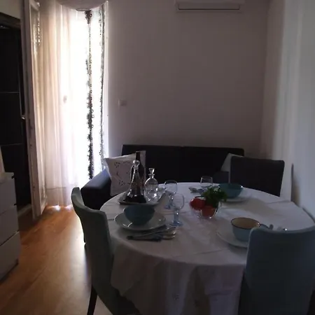 Apartment Studio Apartman Marita *
